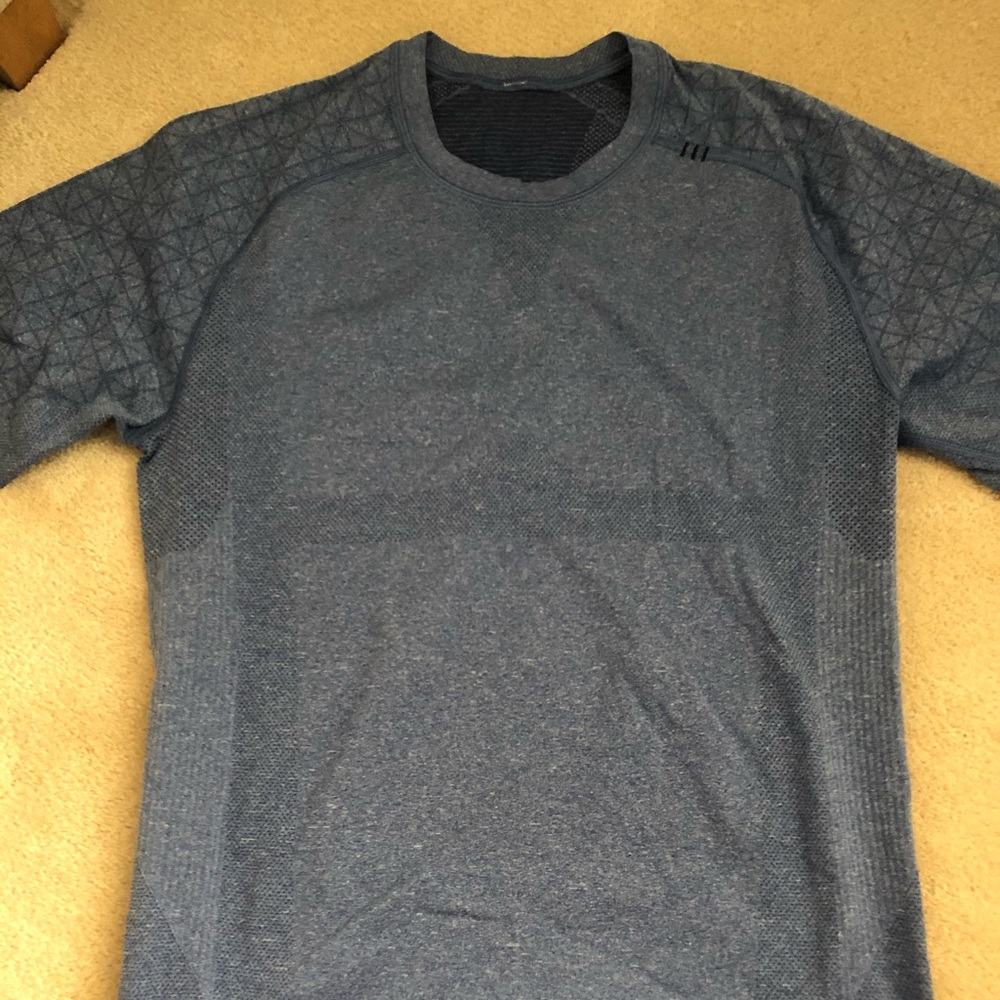 Men’s LuLuLemon Shirt